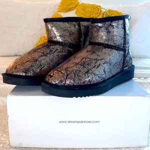 NEVER WORN • Size 7 Women's Faux Fur Winter Ankle Boots